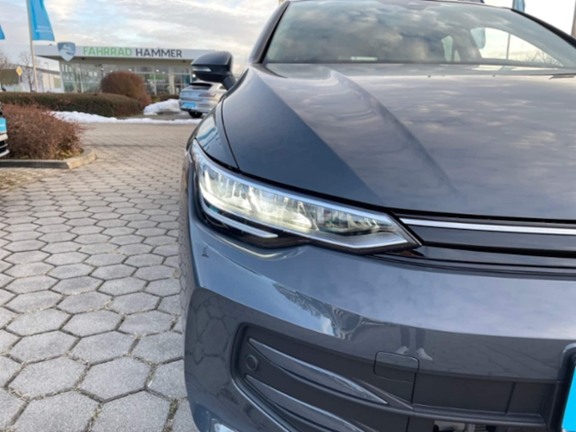 Volkswagen Golf Life