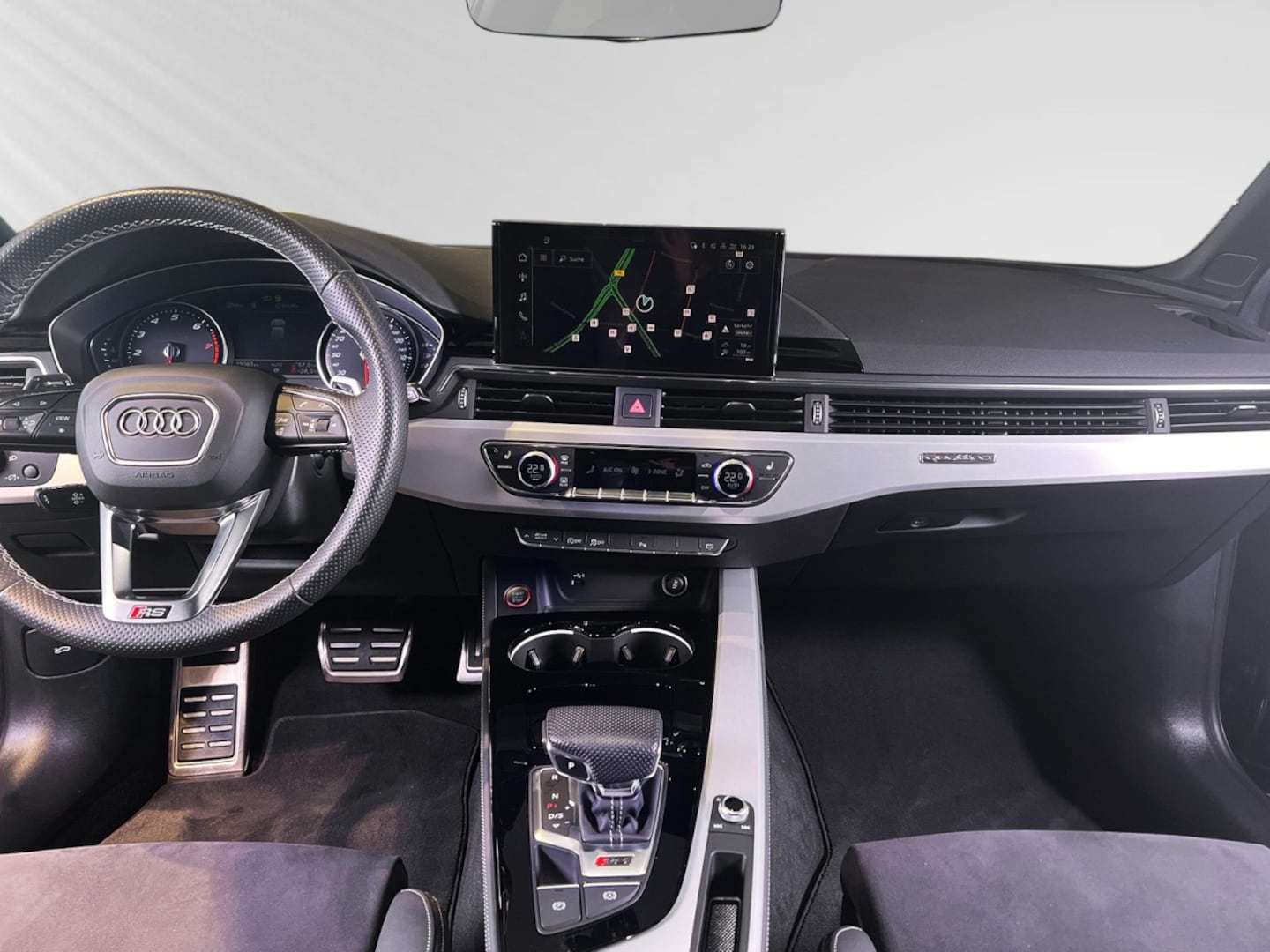 Bild über Audi RS 4 Avant TFSI quattro tiptronic - für weitere Informationen kontaktieren Sie den Audi Partner