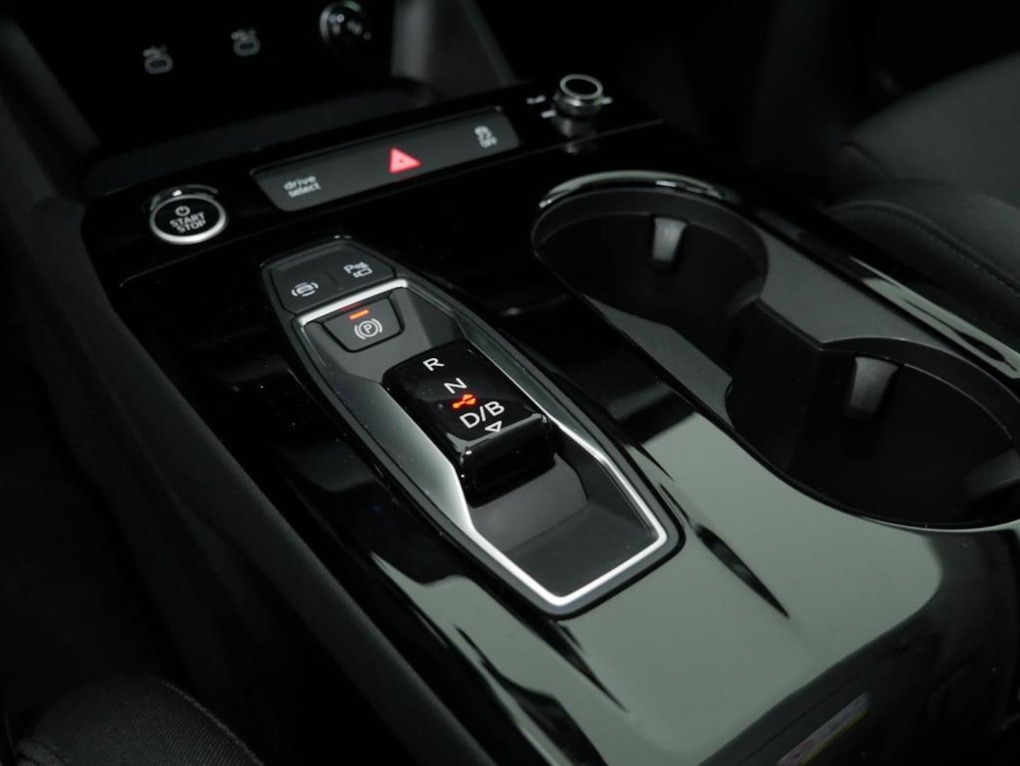 Bild über Audi Q6 Sportback e-tron e-tron - für weitere Informationen kontaktieren Sie den Audi Partner