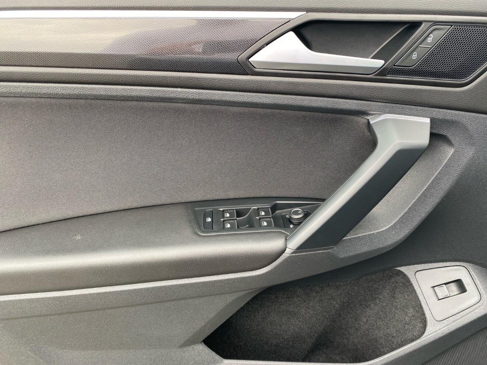 Volkswagen Tiguan – Bild 12