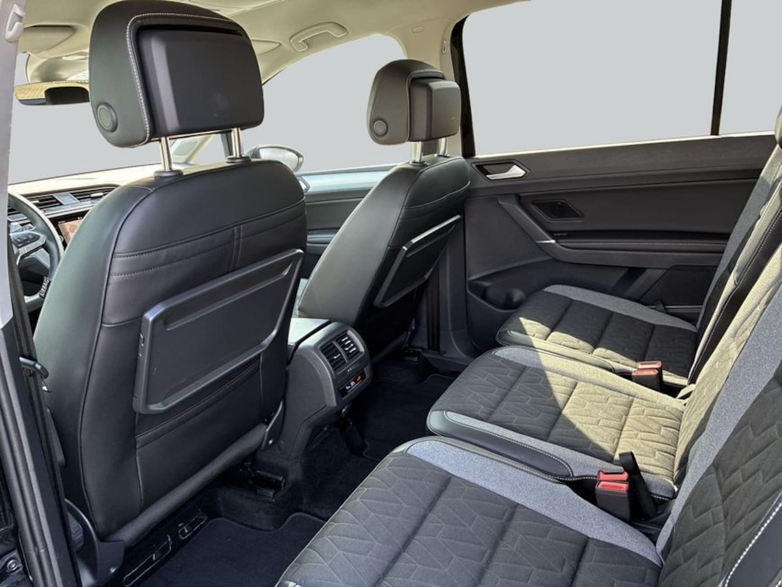Volkswagen Touran – Bild 11