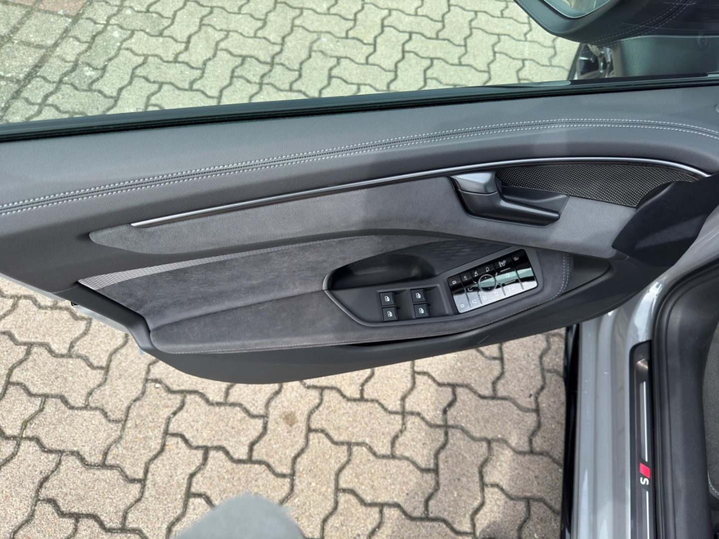 Bild über Audi A6 Avant edition one TDI quattro 220 kW S tronic - für weitere Informationen kontaktieren Sie den Audi Partner