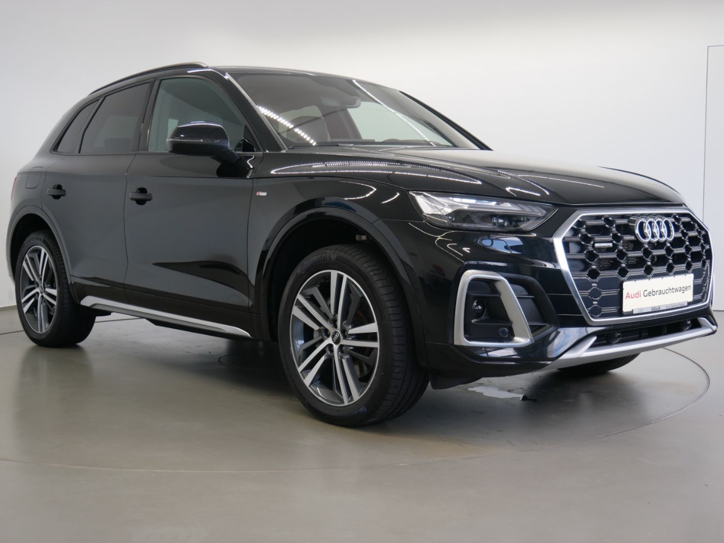 Bild über Audi Q5 TFSI e S line 50 TFSI e quattro S tronic - für weitere Informationen kontaktieren Sie den Audi Partner