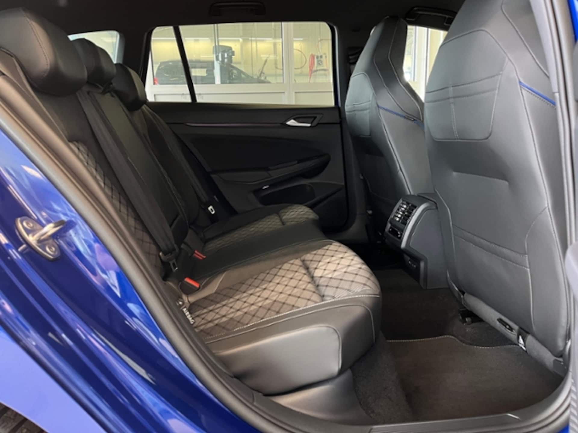 Volkswagen Golf Variant R-Line