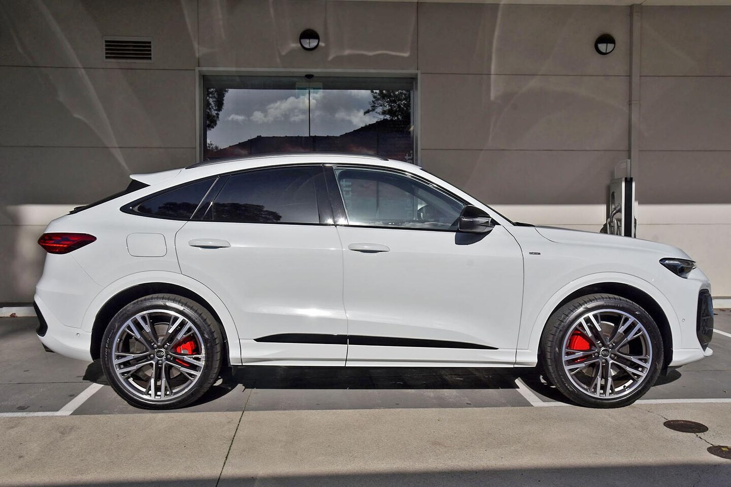 Image about Audi Q5 Sportback e-hybrid quattro S tronic