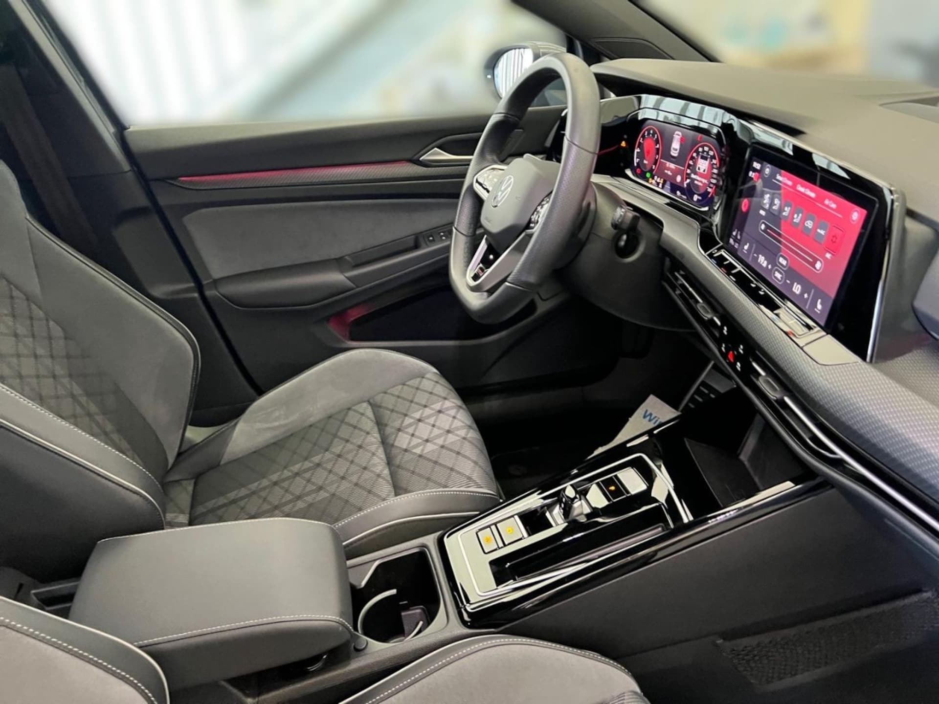 Volkswagen Golf R-Line