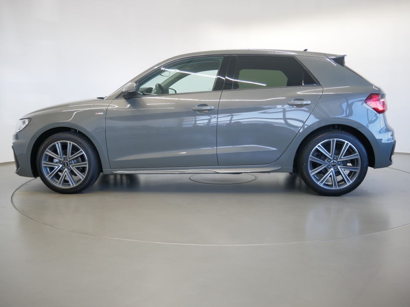 Bild über Audi A1 Sportback S line 25 TFSI S tronic - für weitere Informationen kontaktieren Sie den Audi Partner