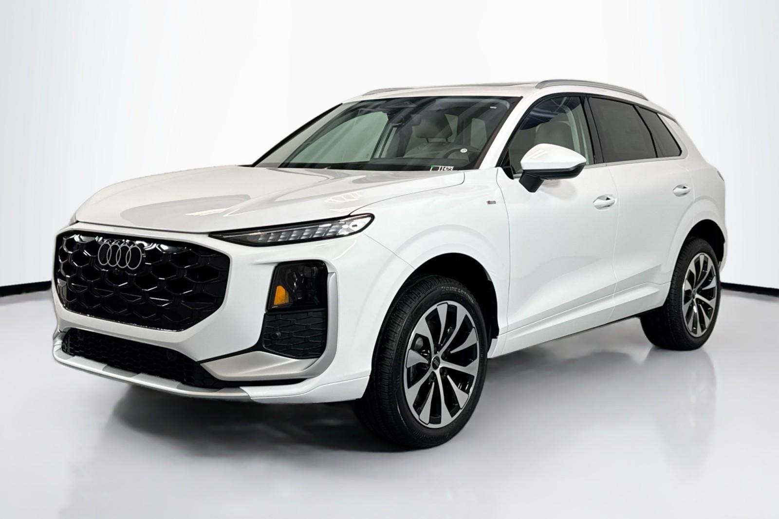 2026 Audi Q3 S line quattro's photo