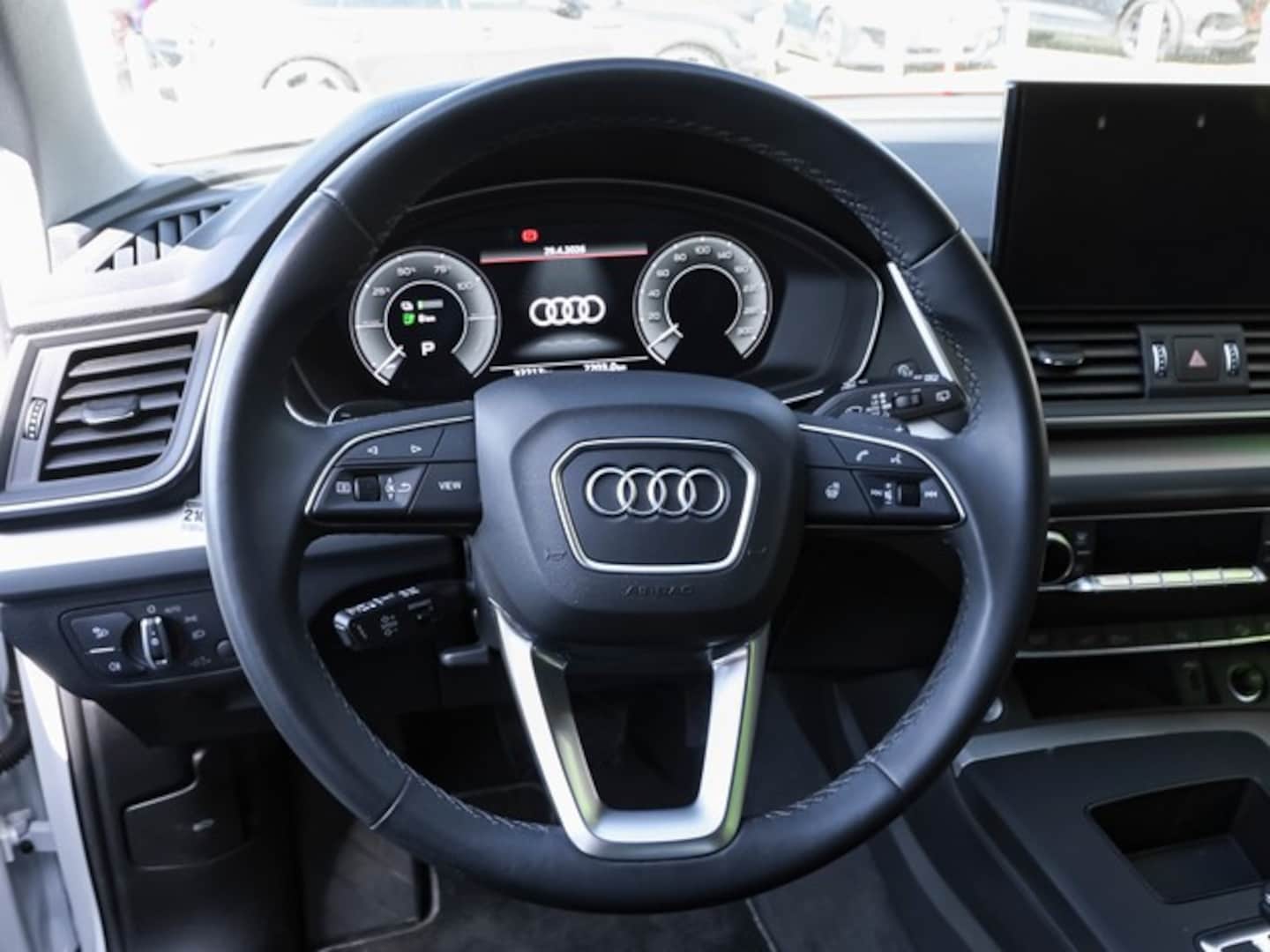 Bild über Audi Q5 TFSI e 50 TFSI e quattro S tronic - für weitere Informationen kontaktieren Sie den Audi Partner