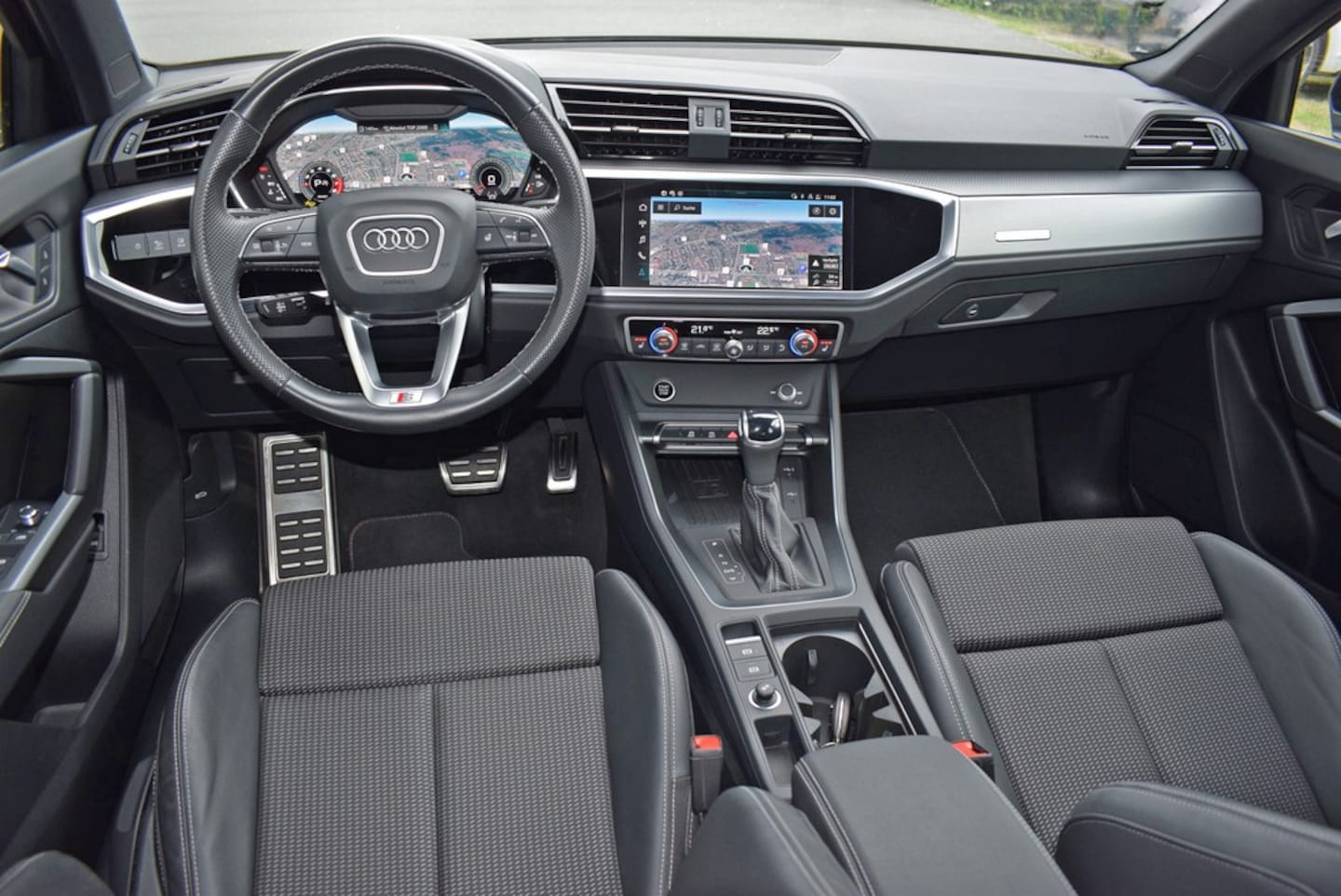 Bild über Audi Q3 S line 35 TFSI S tronic - für weitere Informationen kontaktieren Sie den Audi Partner