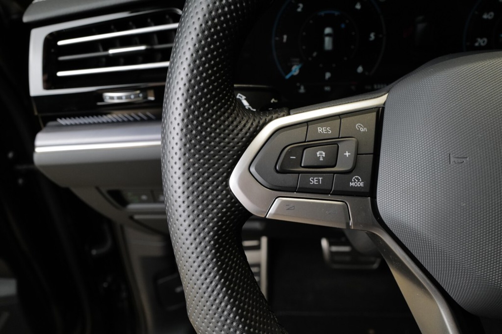 Volkswagen Touareg – Bild 13