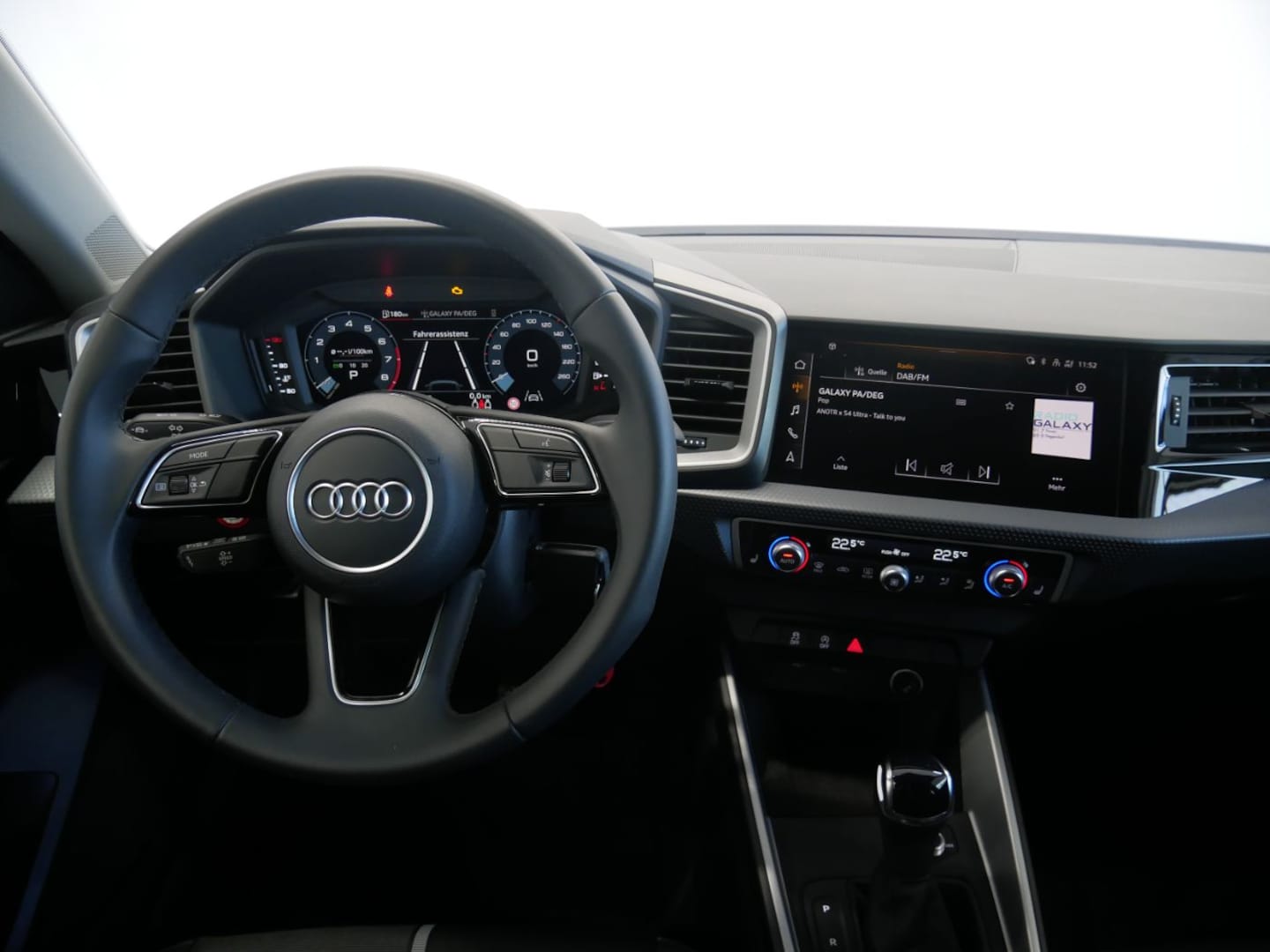 Bild über Audi A1 Sportback S line 25 TFSI S tronic - für weitere Informationen kontaktieren Sie den Audi Partner