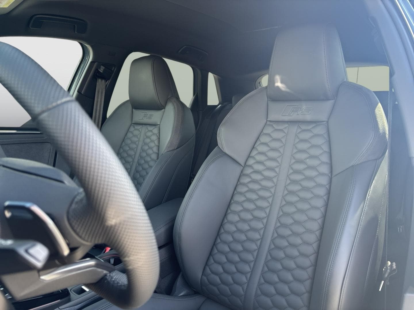 Bild über Audi RS 3 Sportback TFSI quattro S tronic - für weitere Informationen kontaktieren Sie den Audi Partner