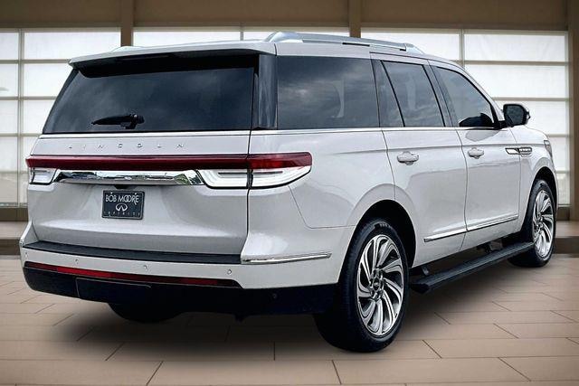 2022 Lincoln Navigator