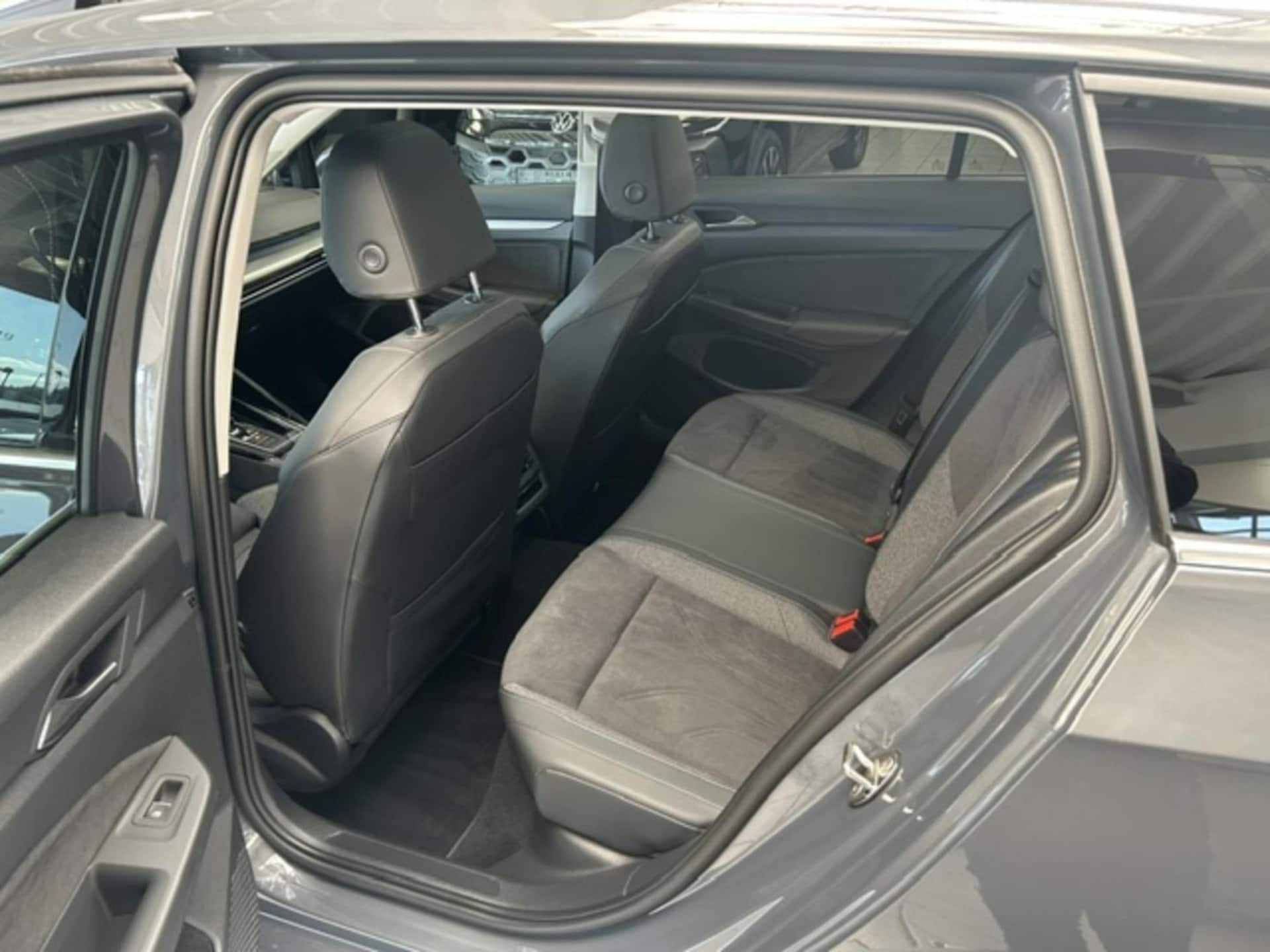 Volkswagen Golf Variant Style