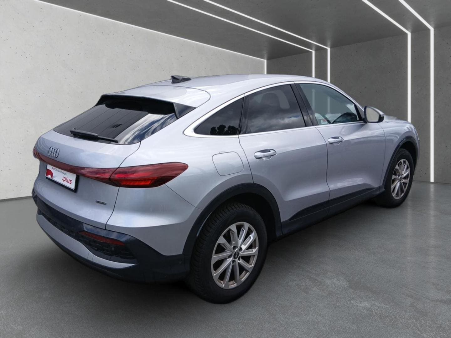 Bild über Audi Q5 Sportback TDI quattro 150 kW S tronic - für weitere Informationen kontaktieren Sie den Audi Partner