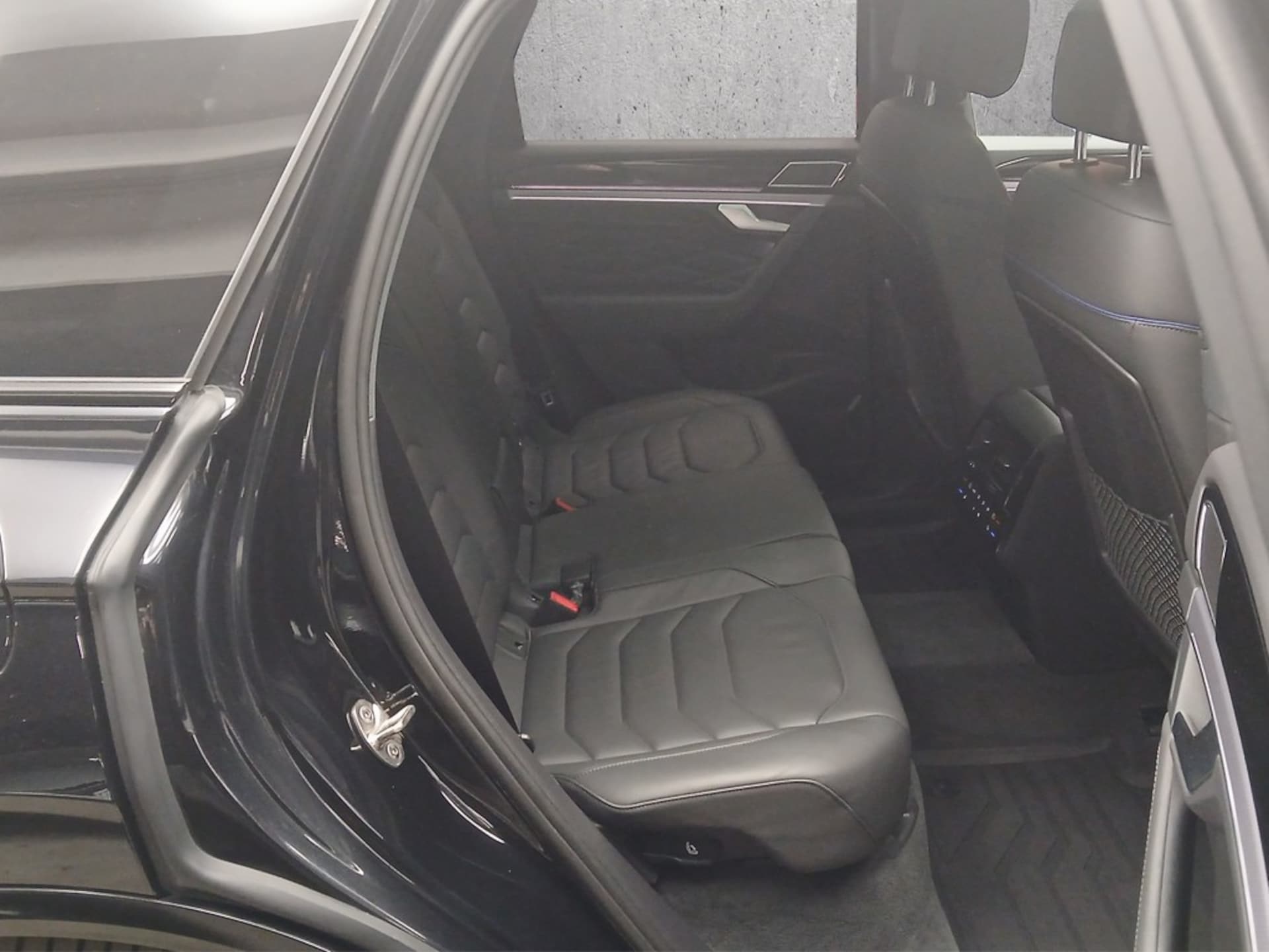 Volkswagen Touareg R