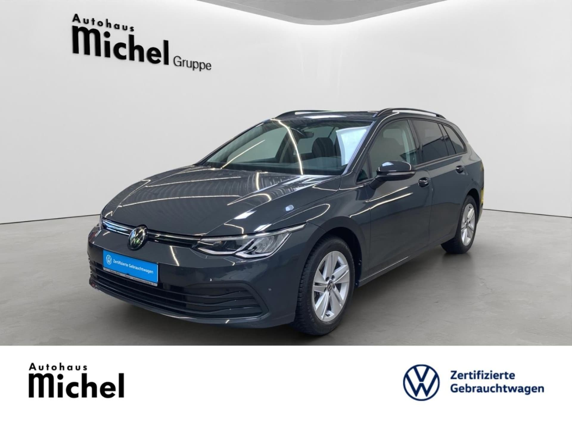 Volkswagen Golf Variant 2023 — Golf 8 Variant eTSI DSG Life LED Navi AHK Kamera