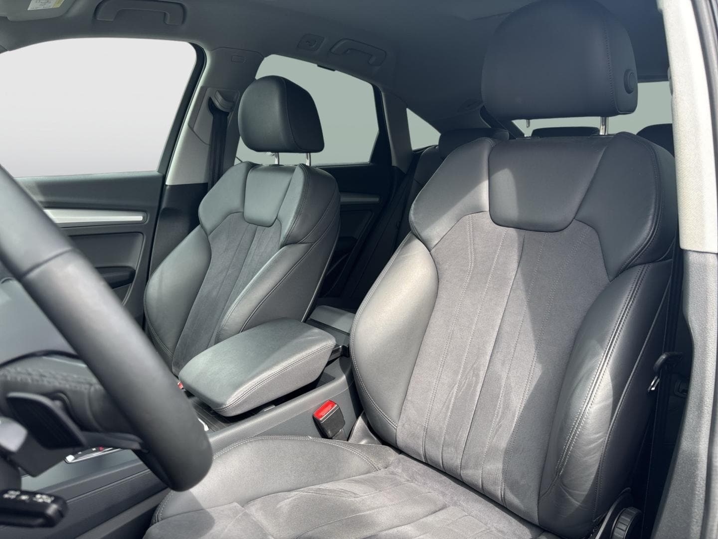 Bild über Audi Q5 Sportback 40 TFSI quattro S tronic - für weitere Informationen kontaktieren Sie den Audi Partner