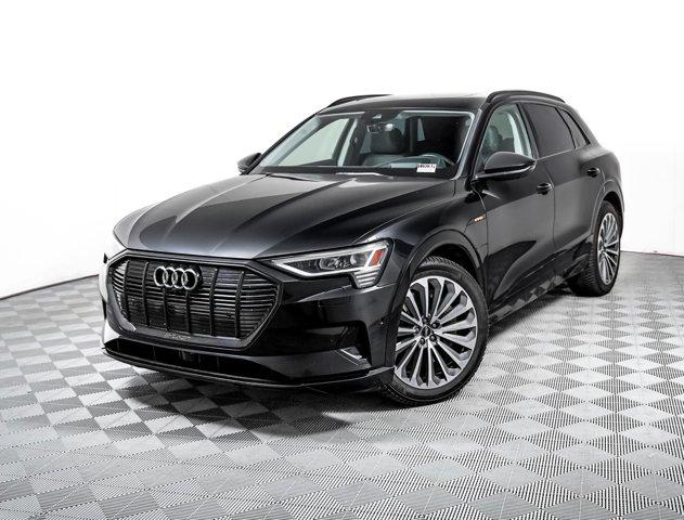 2019 Audi e-tron Prestige's photo