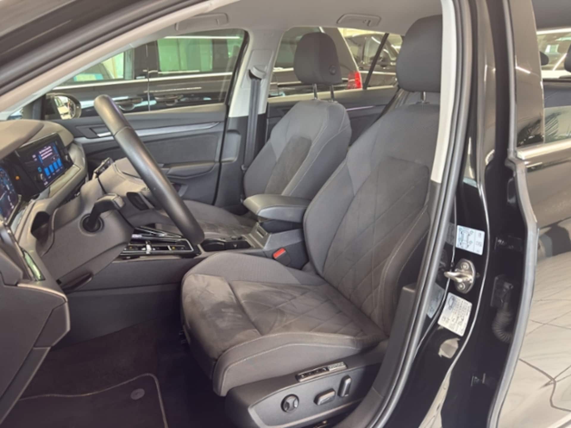 Volkswagen Golf Style
