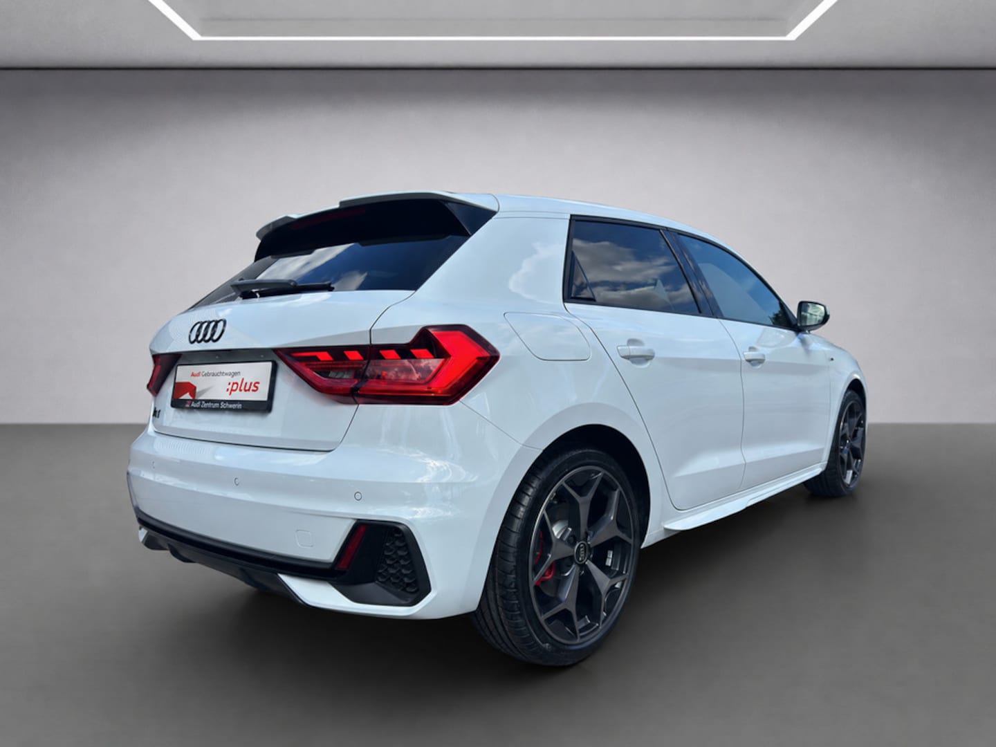 Bild über Audi A1 Sportback S line 35 TFSI S tronic - für weitere Informationen kontaktieren Sie den Audi Partner