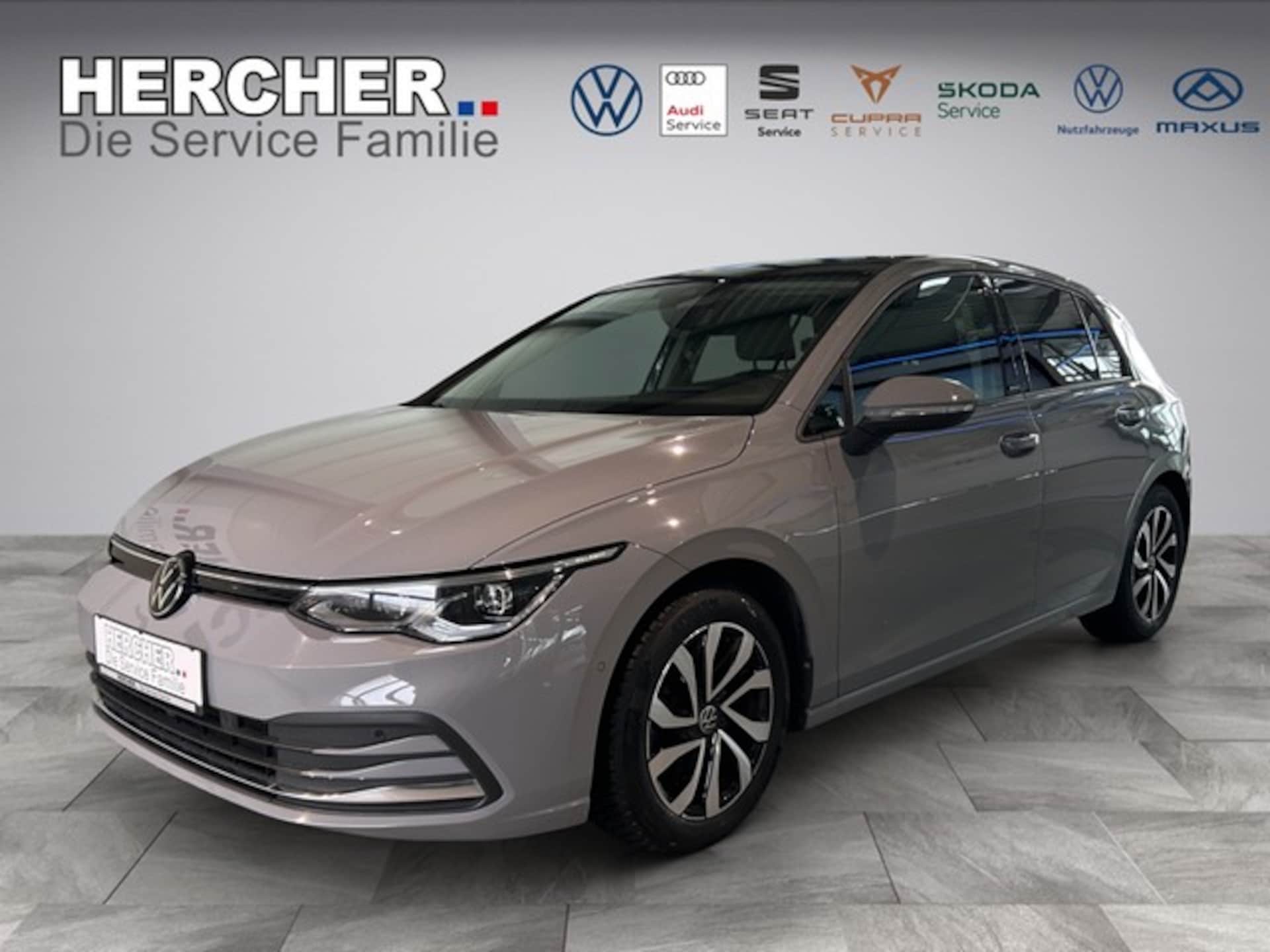 Volkswagen Golf 2023 — Golf VIII 2,0 l TDI DSG Active AHK
