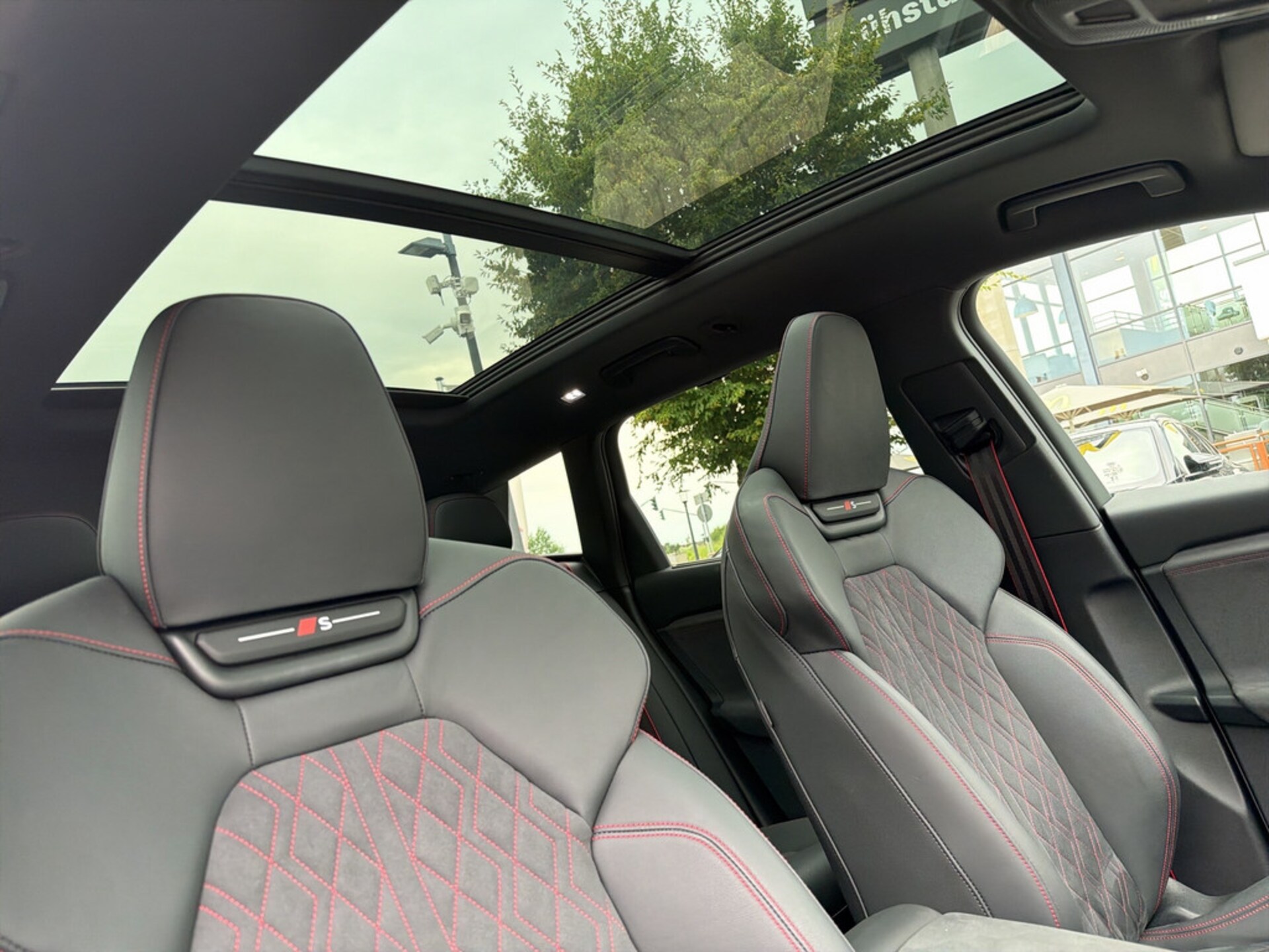 Audi SQ6 SUV e-tron
