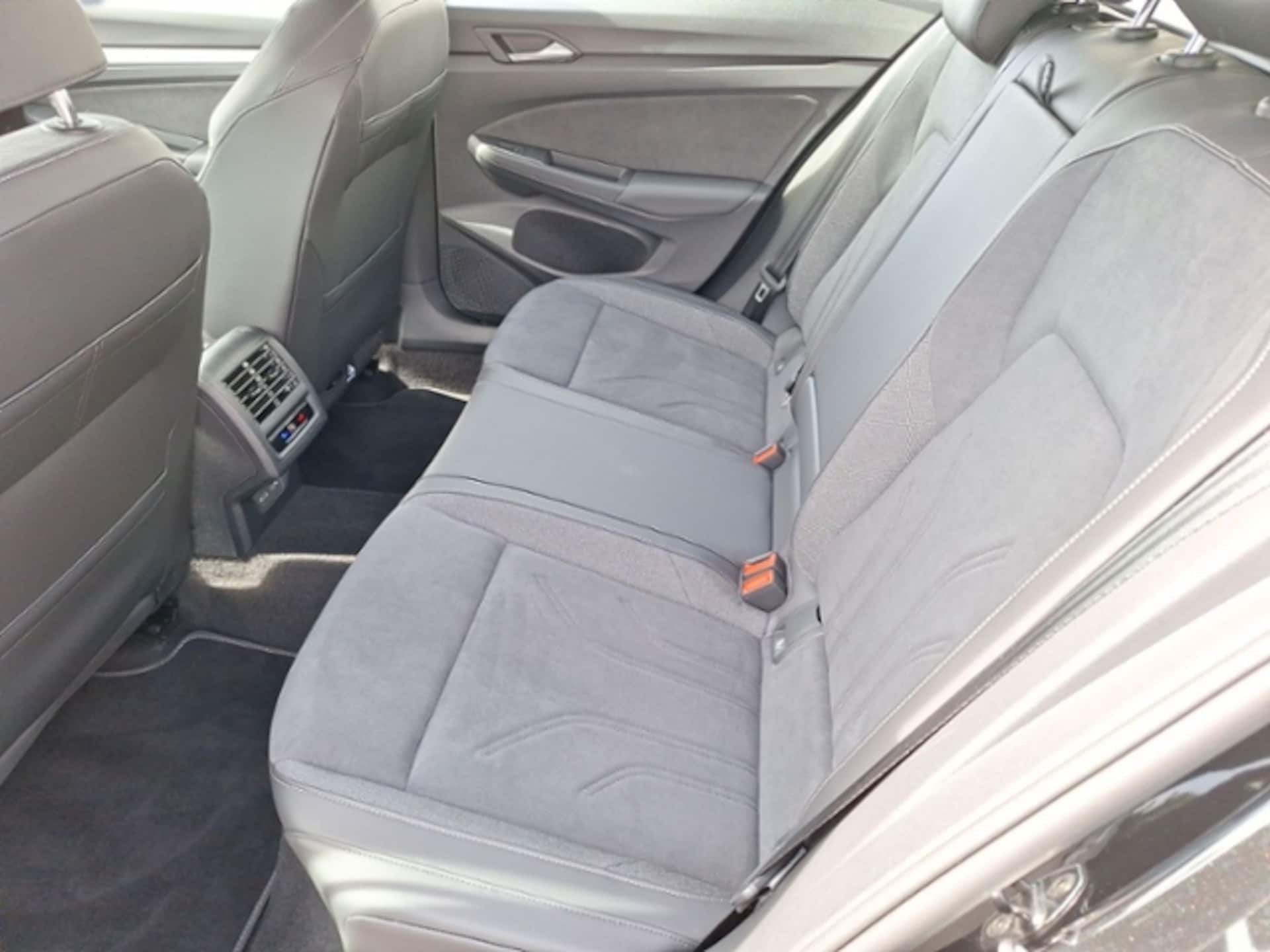 Volkswagen Golf Variant Style