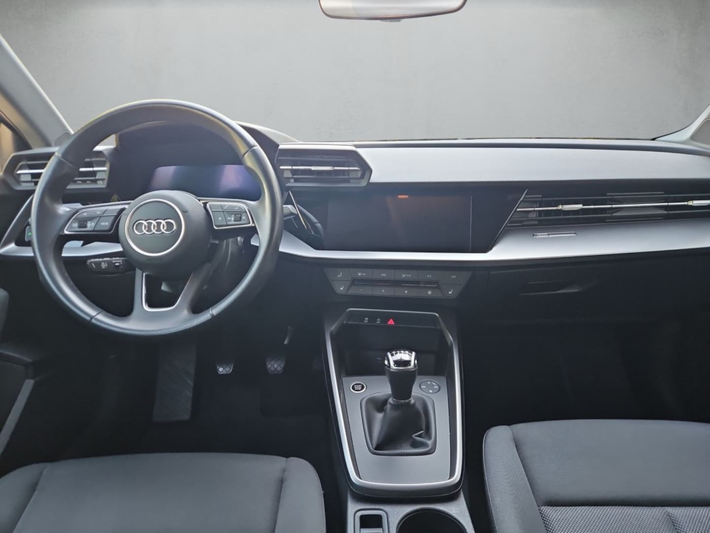 Bild über Audi A3 Sportback advanced 30 TFSI Schaltgetriebe - für weitere Informationen kontaktieren Sie den Audi Partner