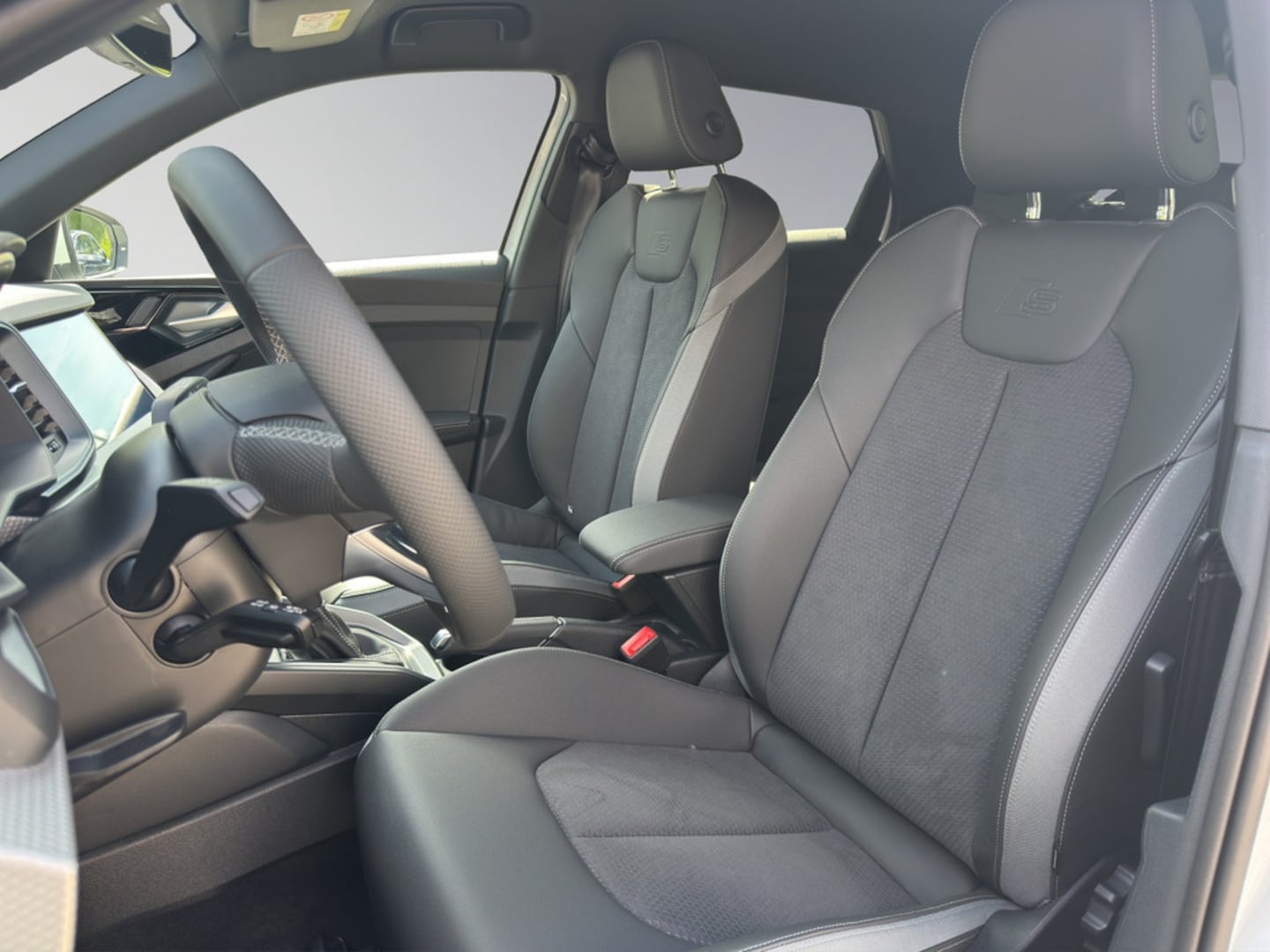 Bild über Audi A1 Sportback S line 35 TFSI S tronic - für weitere Informationen kontaktieren Sie den Audi Partner
