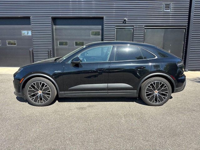 2025 Porsche Macan Electric