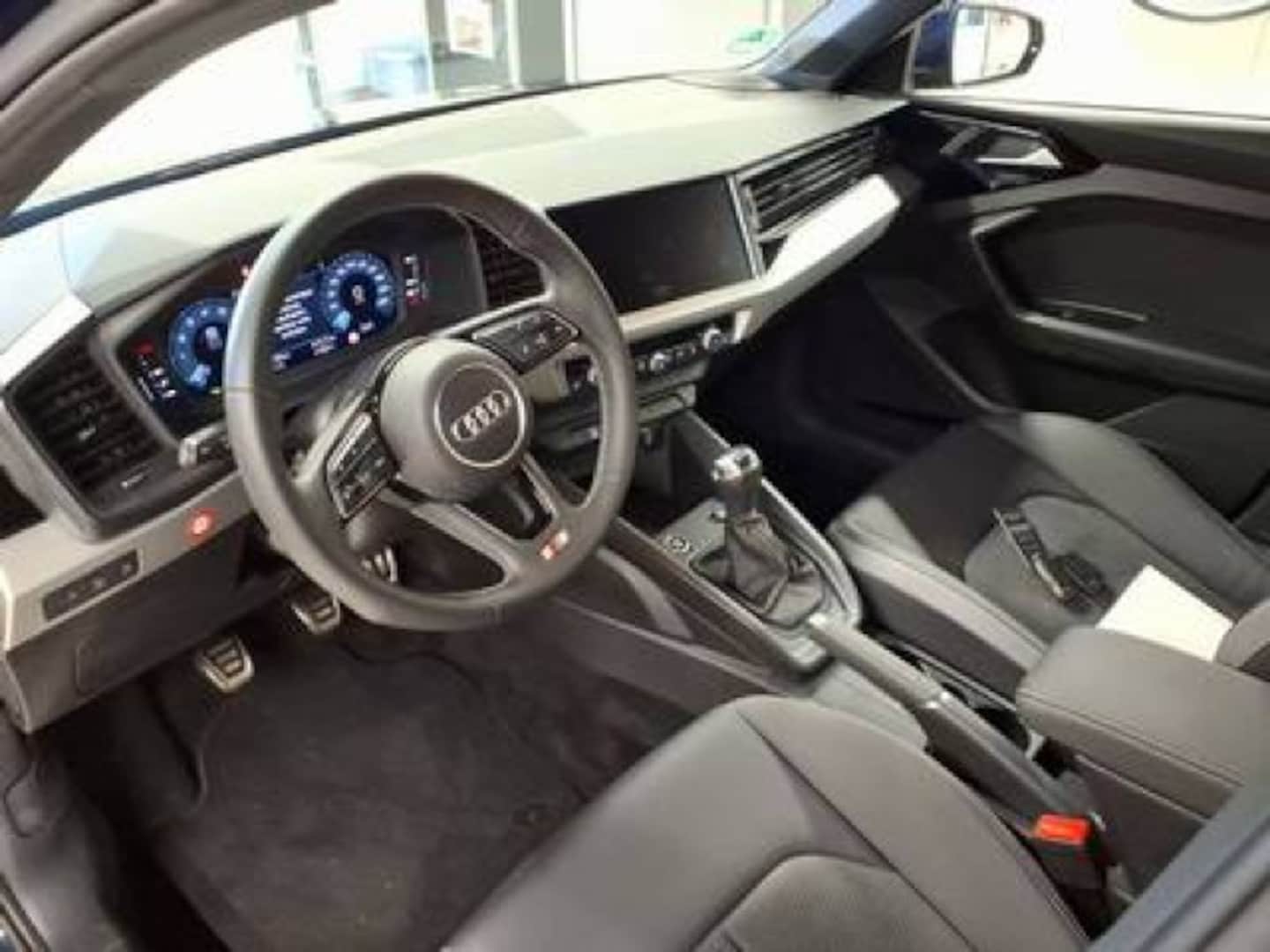 Bild über Audi A1 allstreet 30 TFSI Schaltgetriebe - für weitere Informationen kontaktieren Sie den Audi Partner