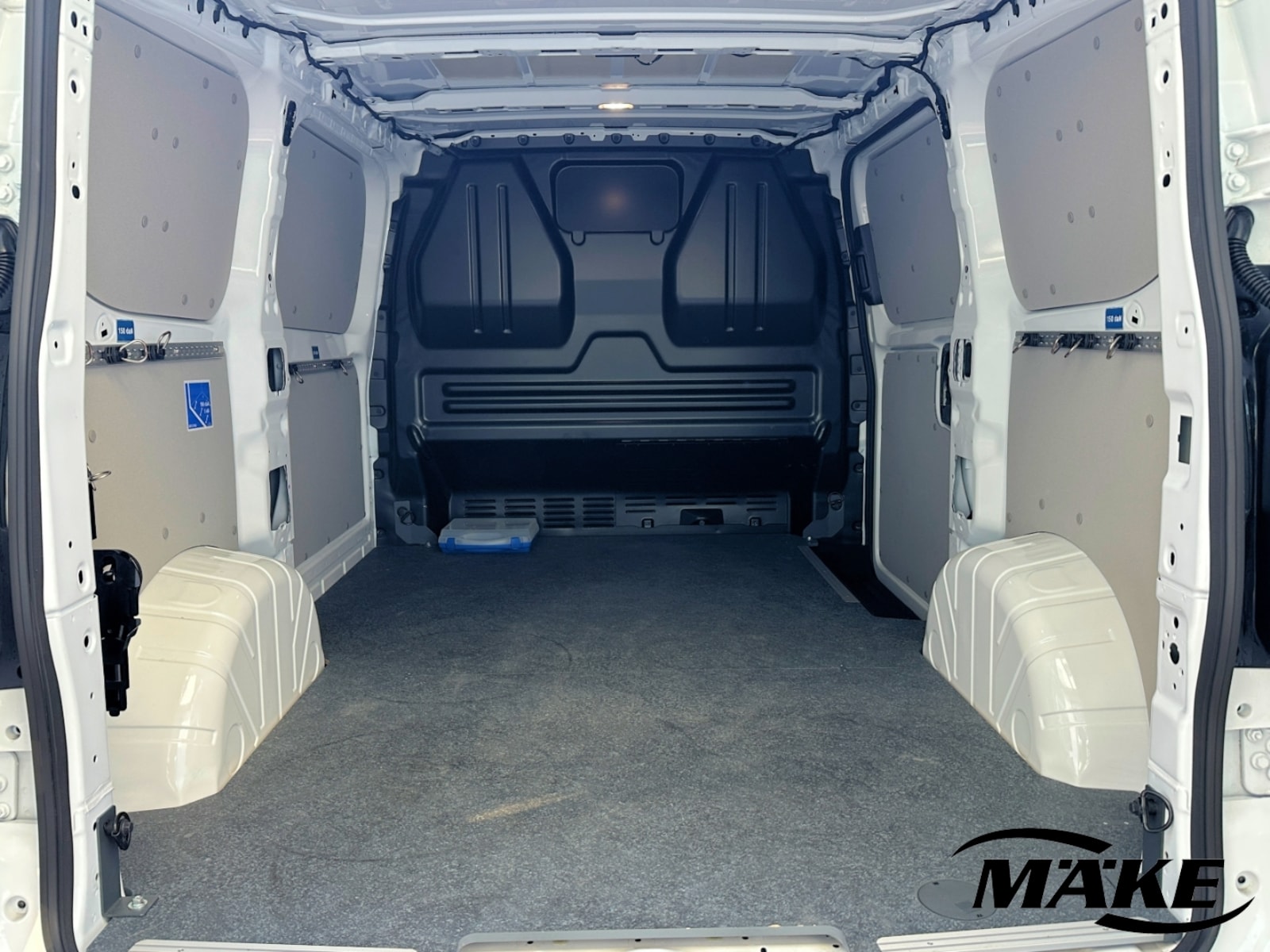 Volkswagen Transporter Kasten kurzer Radstand – Bild 6