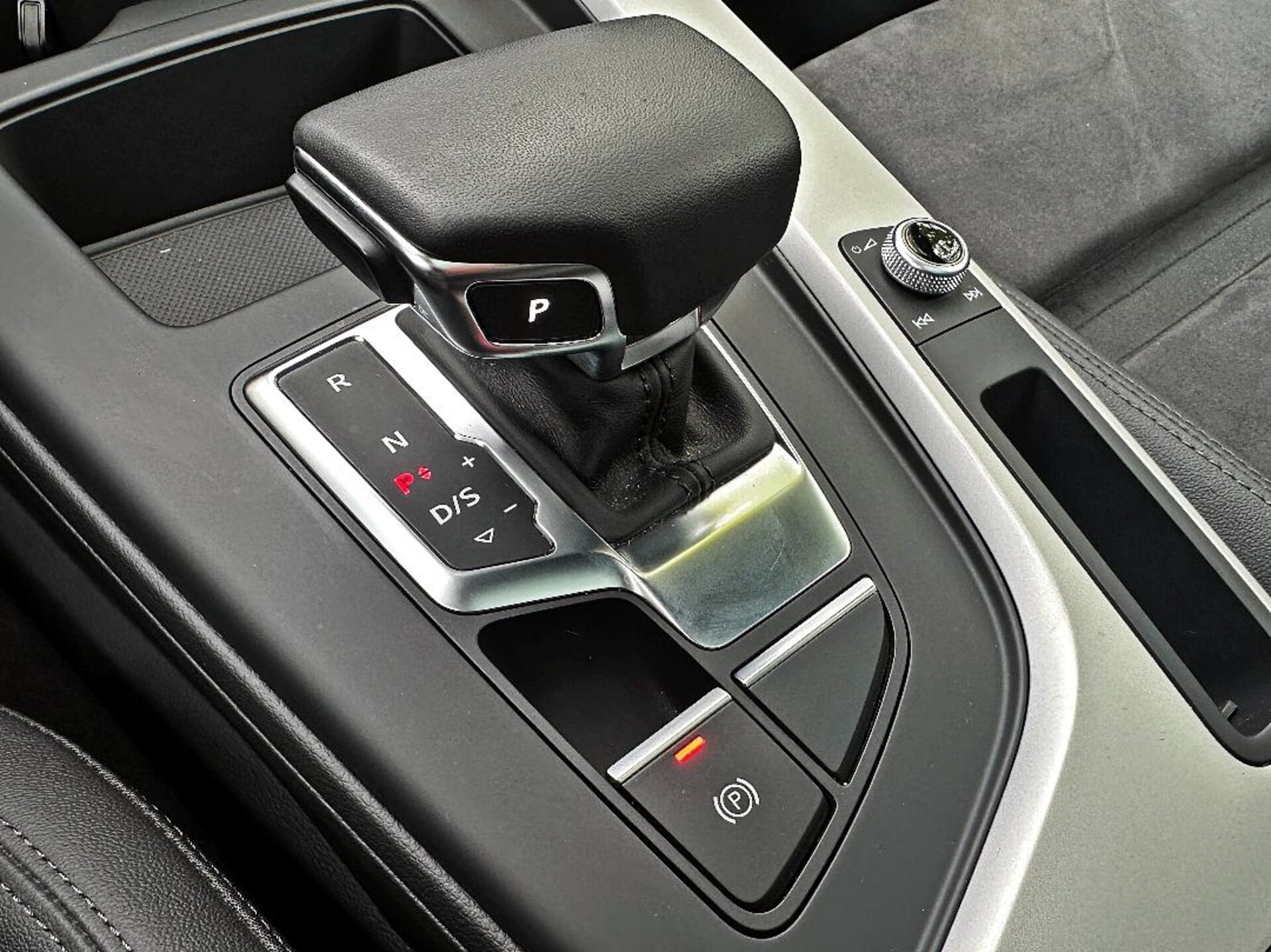 Audi A4 Avant S line