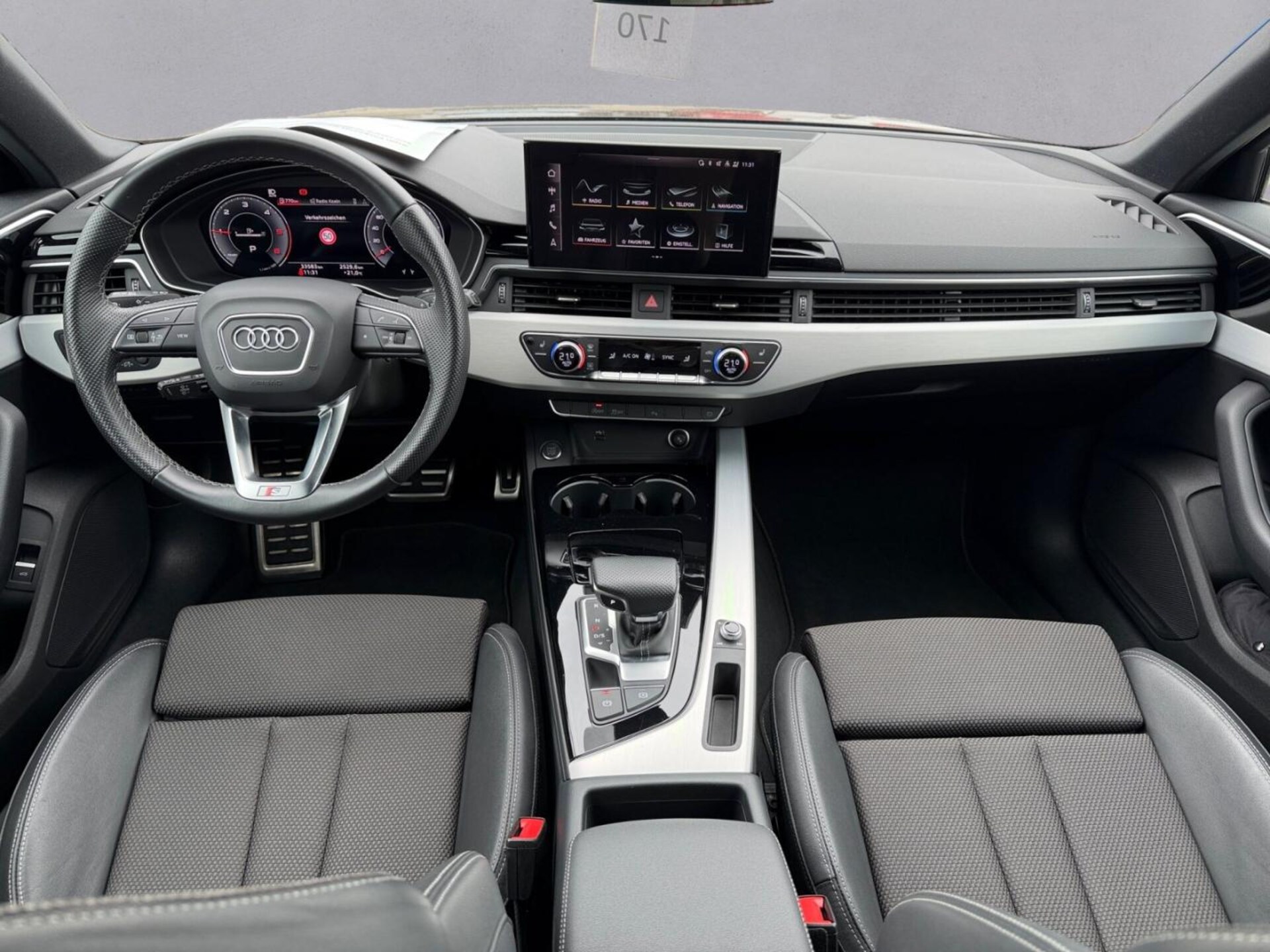 Audi A4 Avant S line