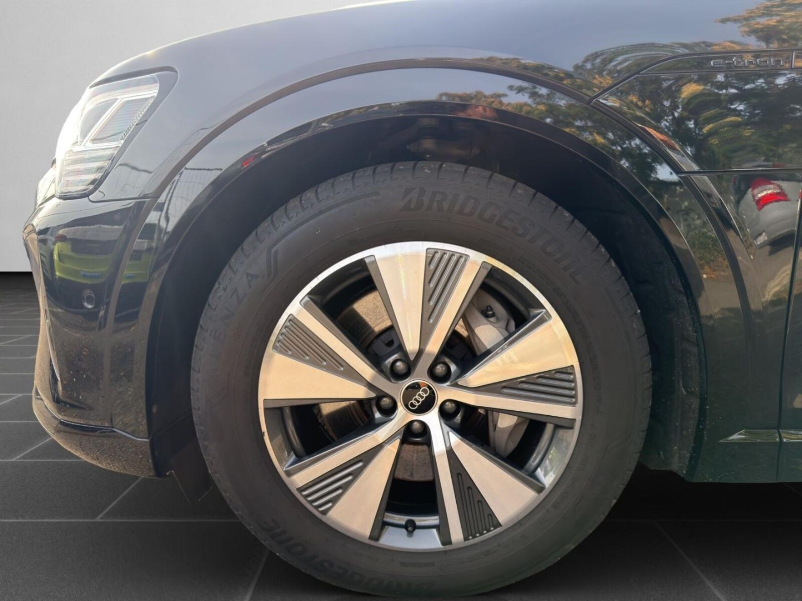 Audi Q8 Sportback e-tron – Bild 8