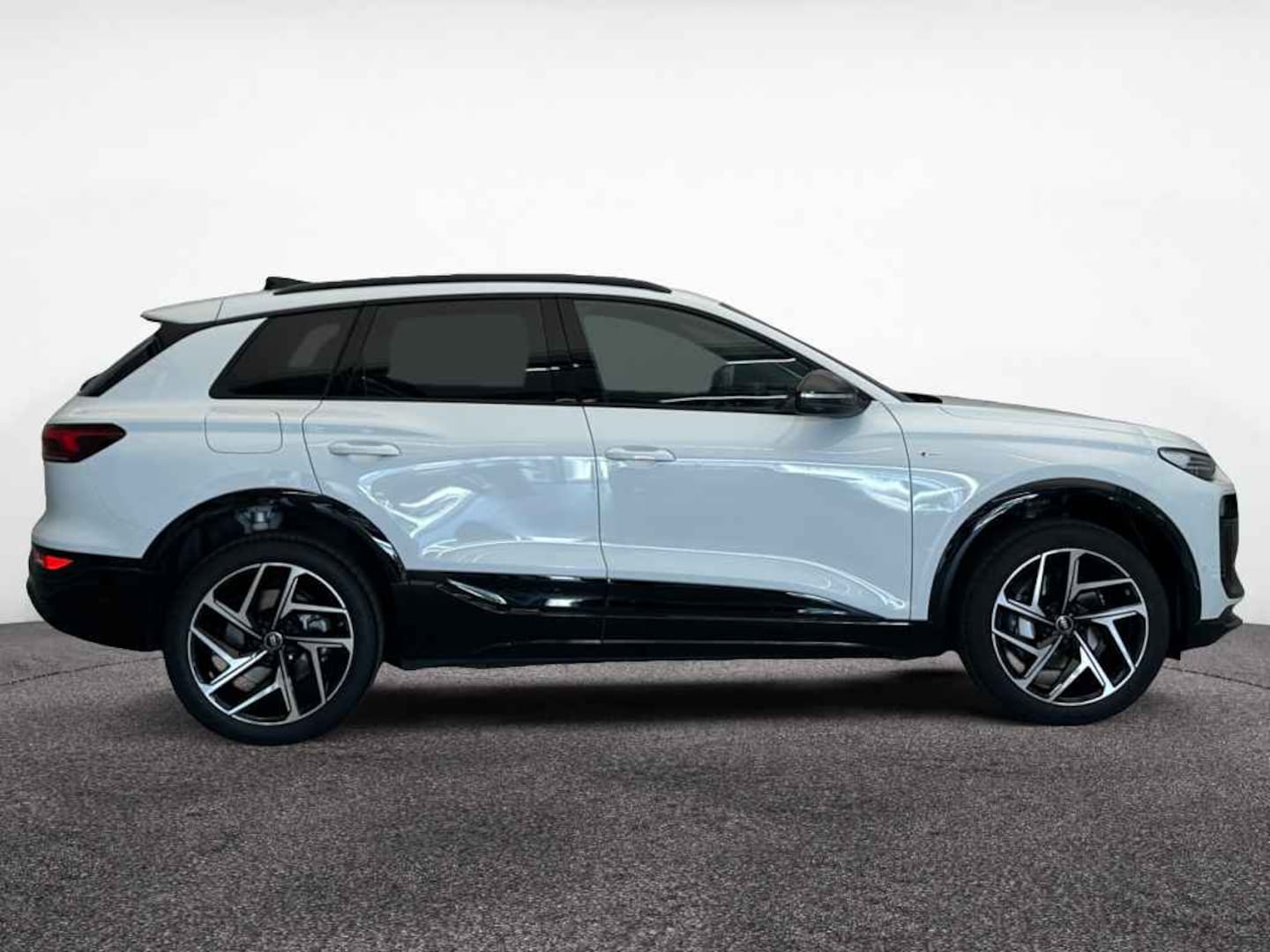 Bild über Audi Q6 SUV e-tron S line business e-tron quattro 315 kW - für weitere Informationen kontaktieren Sie den Audi Partner