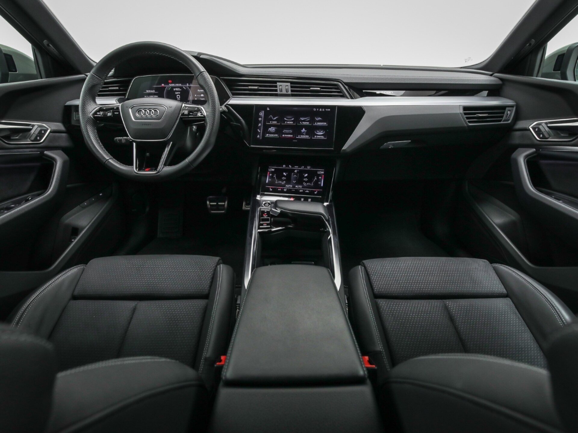 Audi Q8 e-tron S line