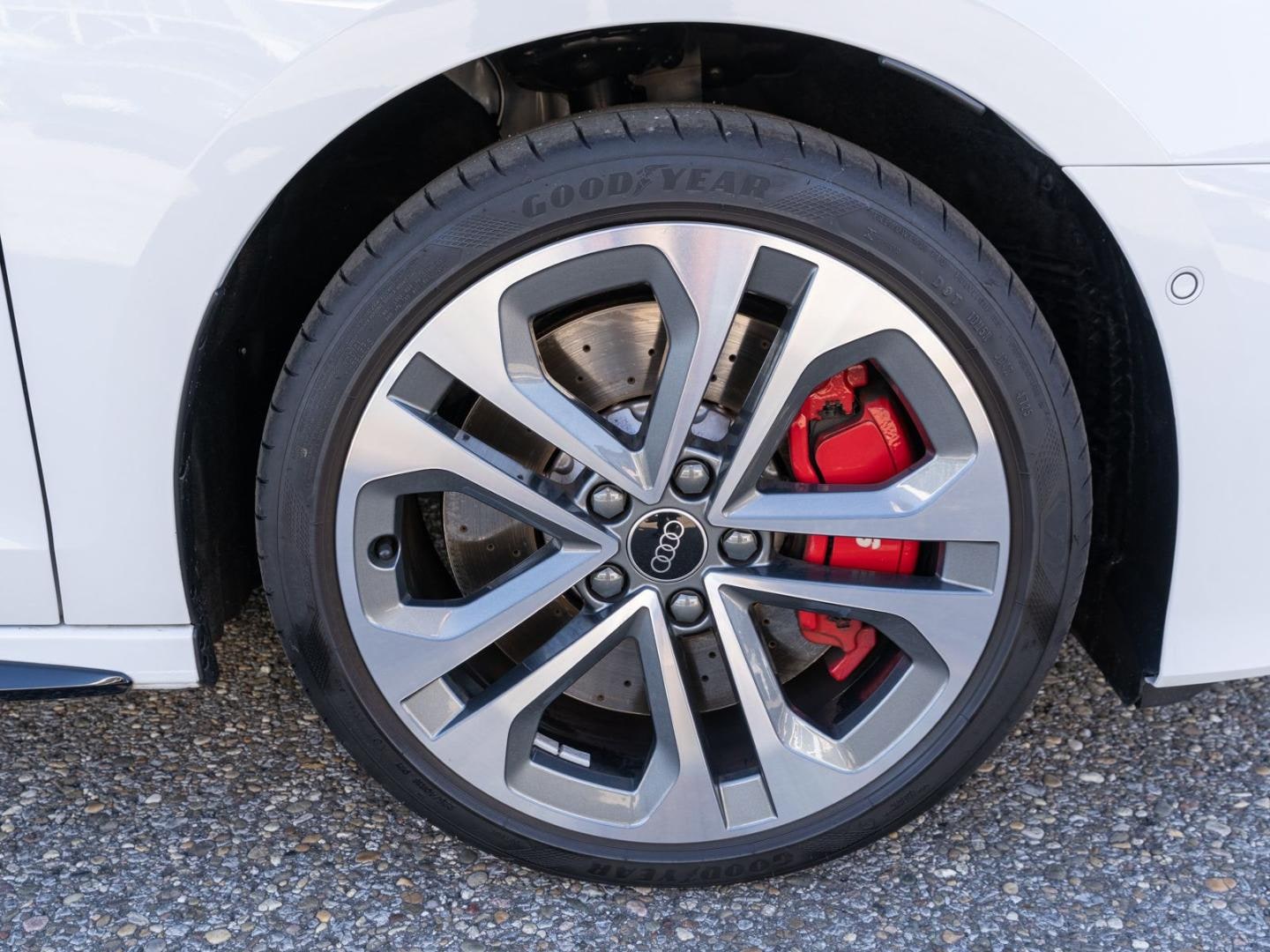 Bild über Audi S3 Sportback TFSI quattro S tronic - für weitere Informationen kontaktieren Sie den Audi Partner