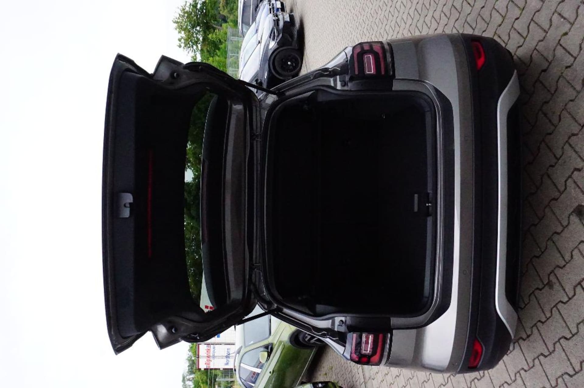 Volkswagen T-Cross United