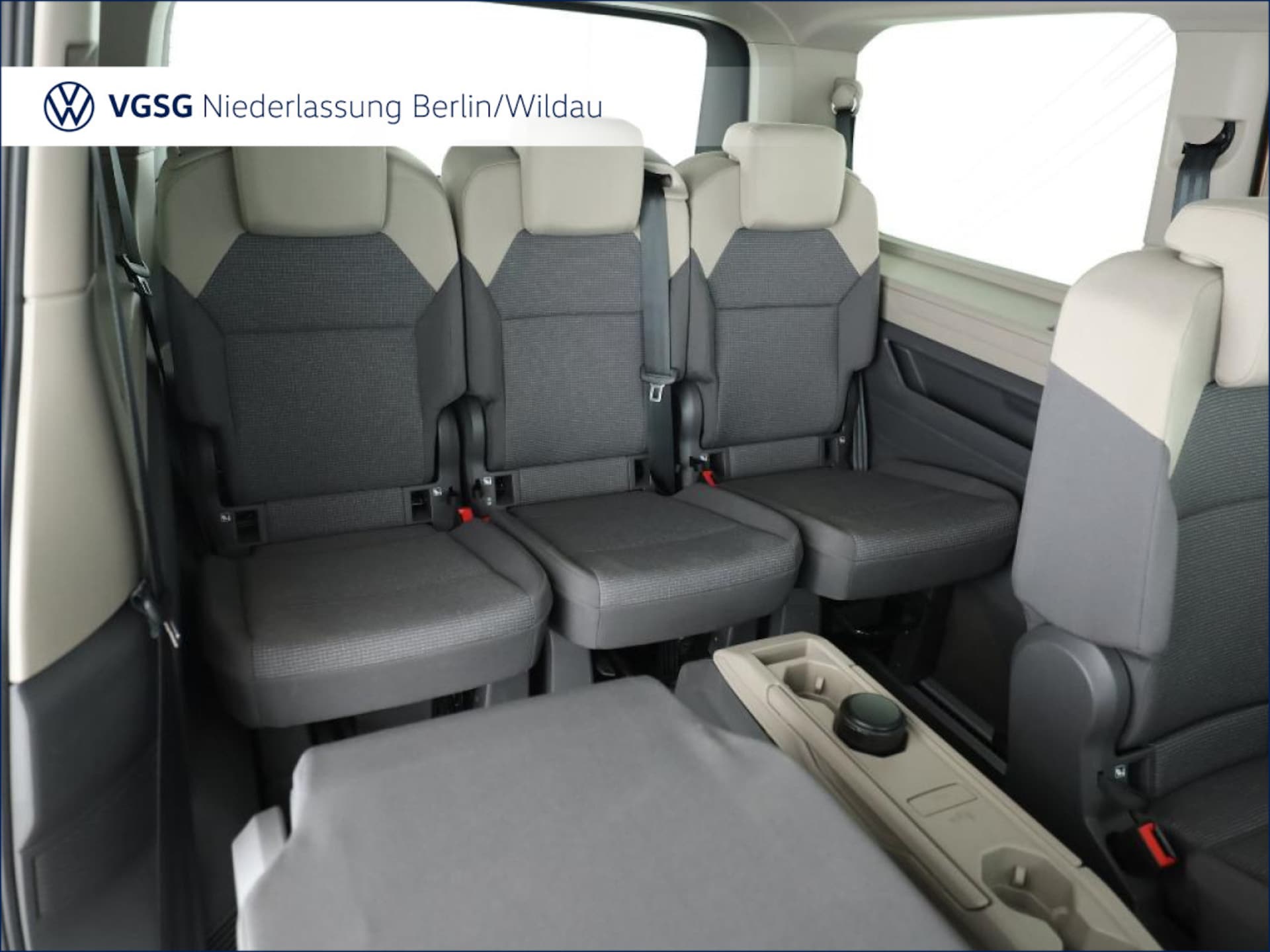 Volkswagen Multivan Langversion Basis-Modell