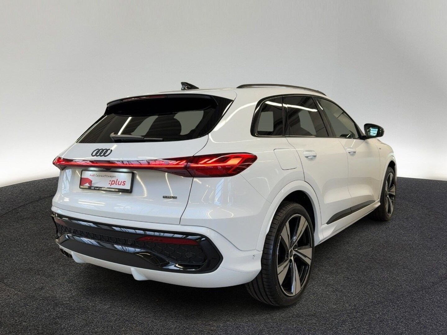 Bild über Audi Q5 SUV TDI quattro 150 kW S tronic - für weitere Informationen kontaktieren Sie den Audi Partner