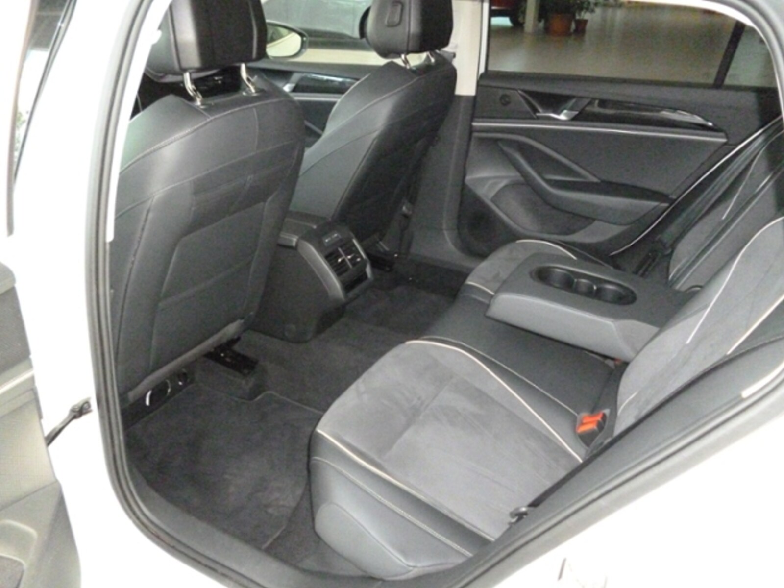 Volkswagen Passat – Bild 10
