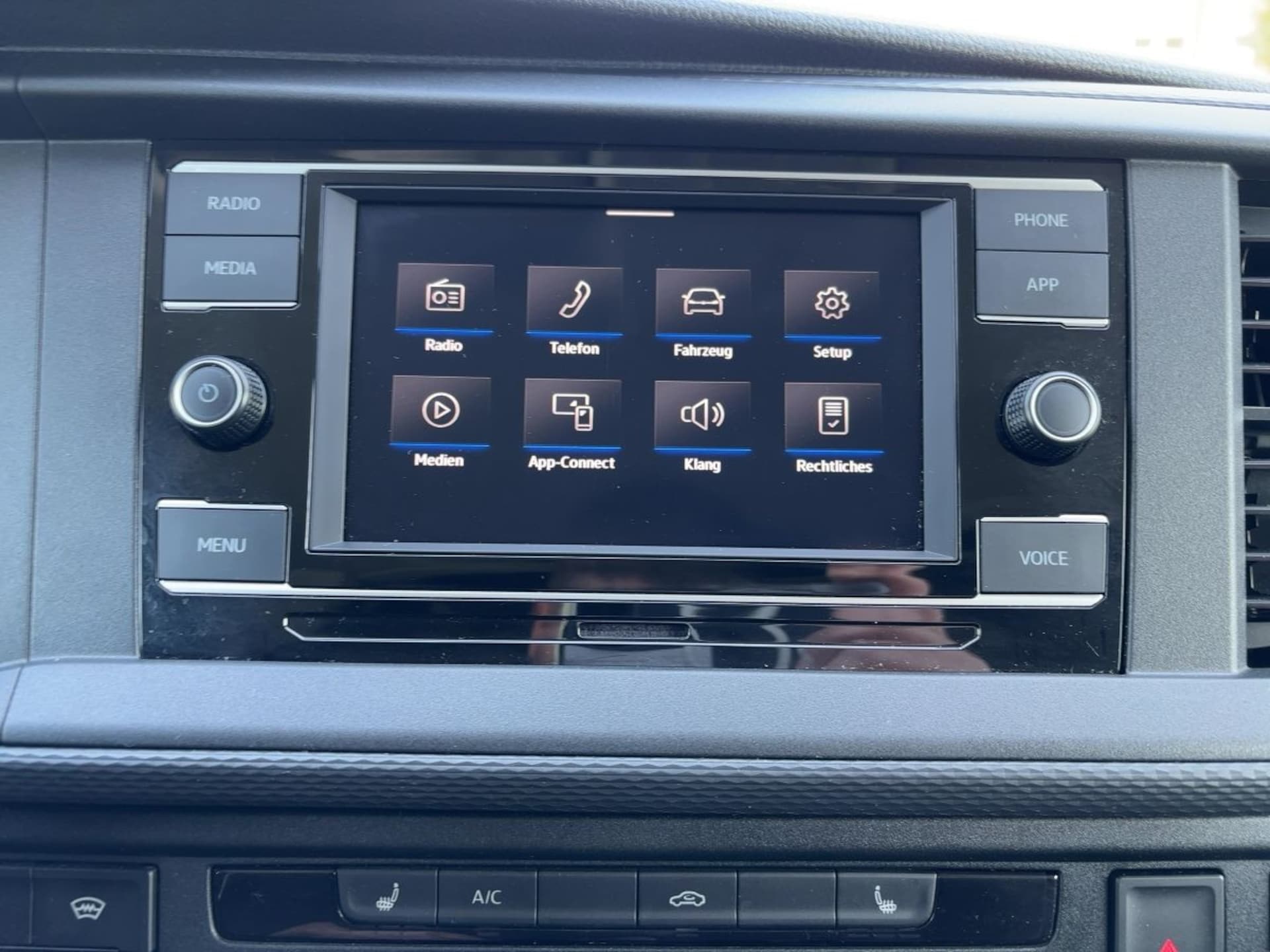 Volkswagen T6.1 Transporter Kasten langer Radstand