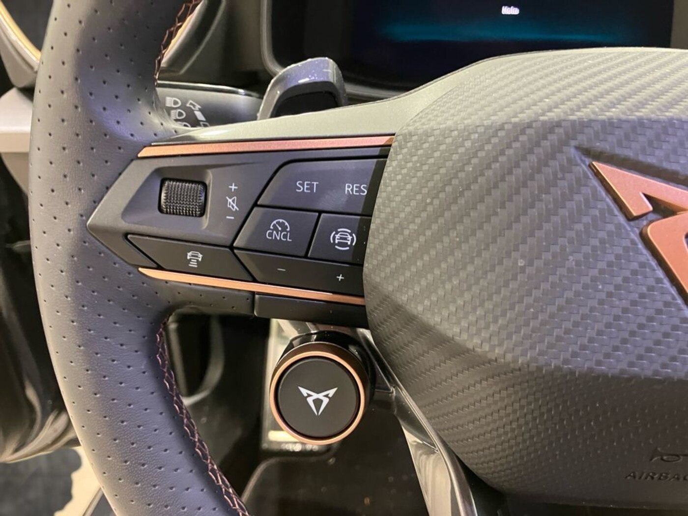 CUPRA Leon Sportstourer 1.5 eTSI DSG 110 kW (150 CV) — photo 9