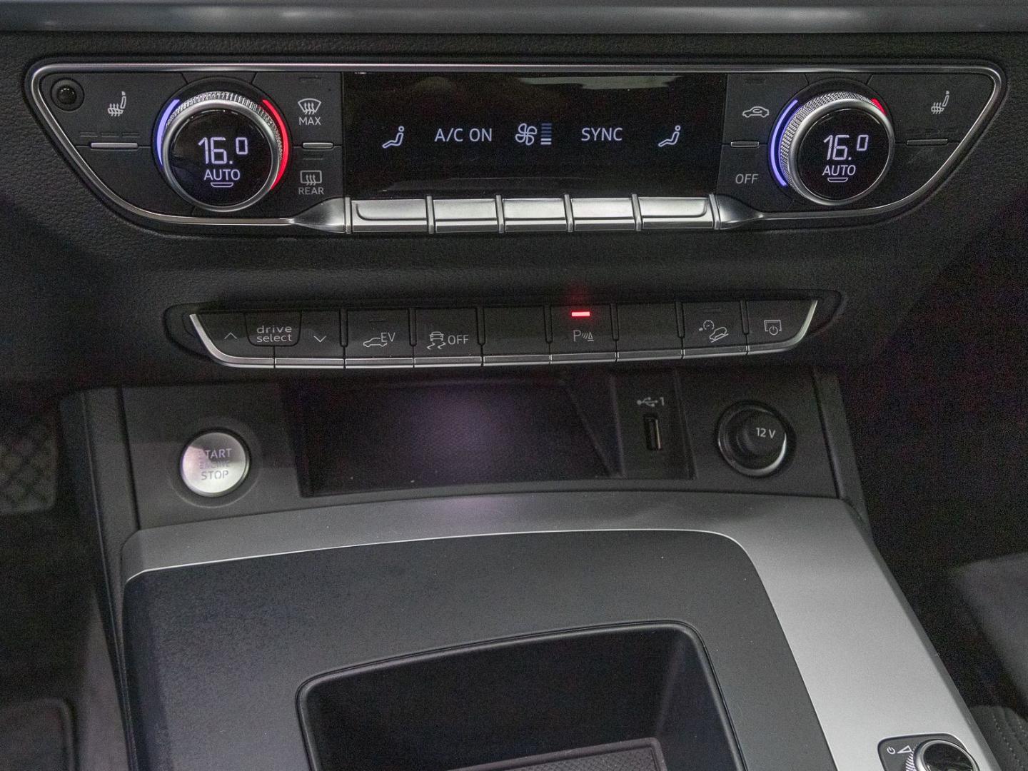 Image about Audi Q5 Sportback TFSI e S line business 50 TFSI e quattro S tronic