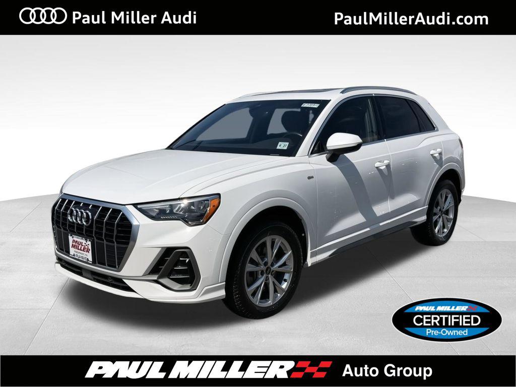 2022 Audi Q3 45 TFSI S Line Premium quattro's photo