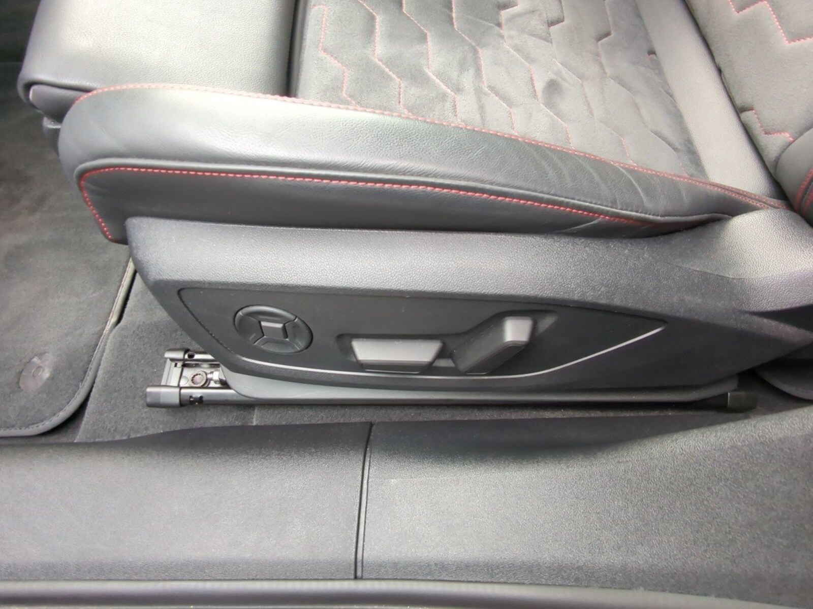 Audi S6 Avant e-tron – Bild 16