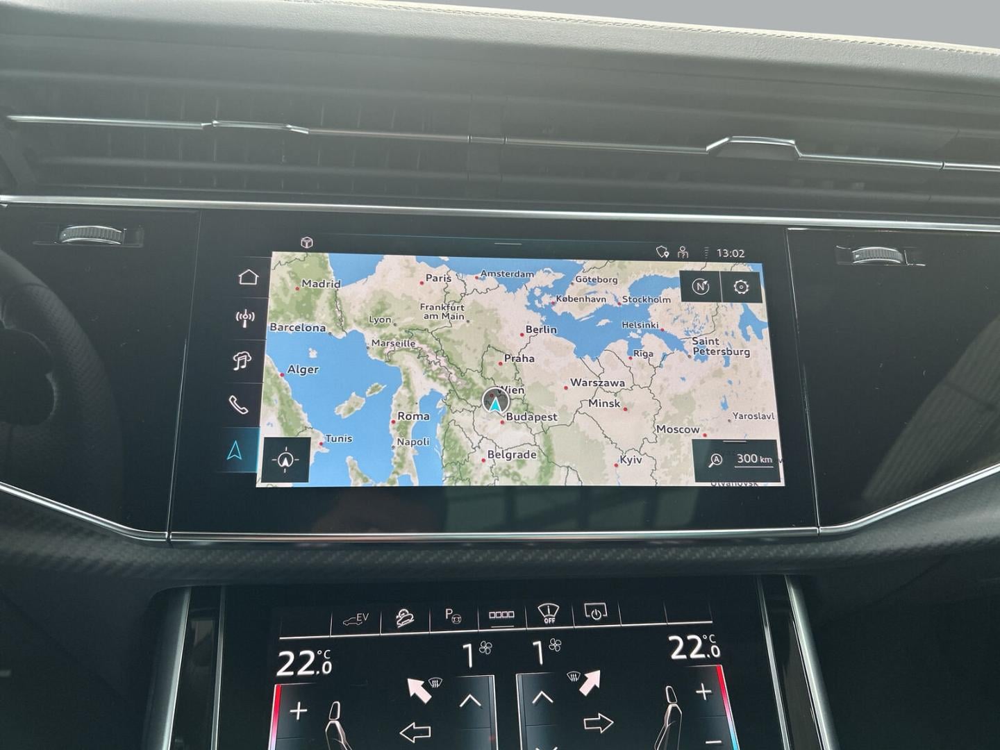 Bild über Audi Q8 SUV TFSI e S line business TFSI e quattro 360 kW tiptronic - für weitere Informationen kontaktieren Sie den Audi Partner